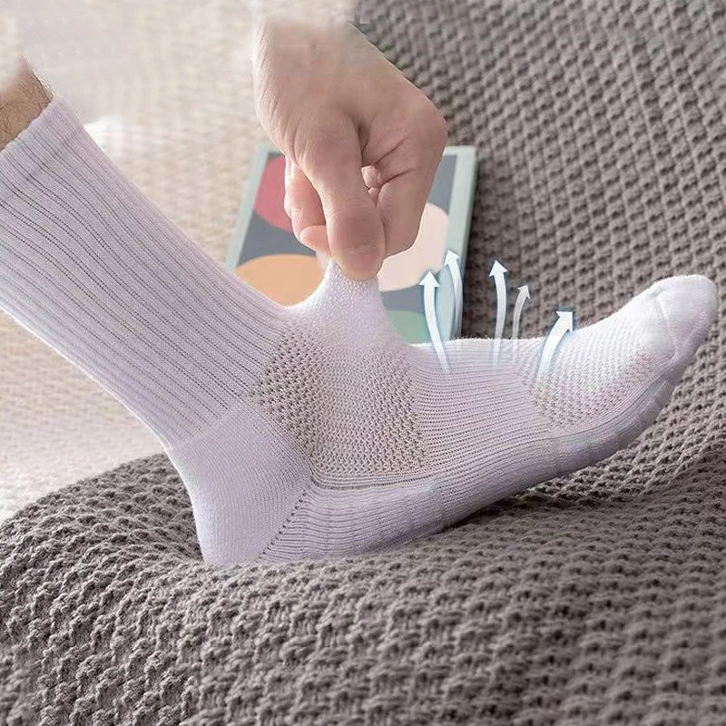 3 pairs of mid-calf sports socks with towel soles for all seasons, solid color, deodorizing, sweat-absorbing and breathable; black mid-calf socks, shock-absorbing and heel-protecting.