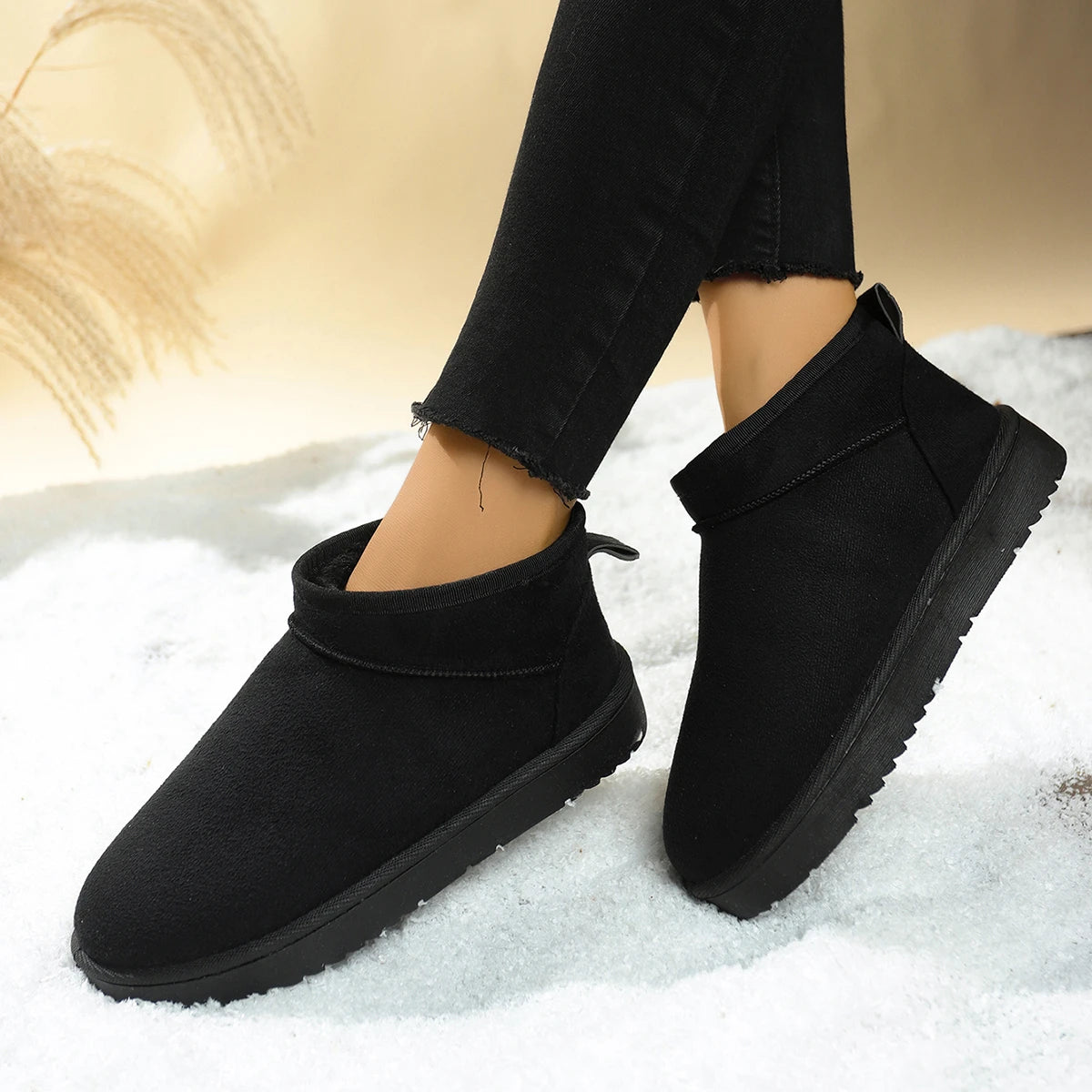 Mode nouveau daim semelle épaisse grande taille bottes de neige hiver tête ronde Sexy confortable chaud décontracté bottes de marche pour les femmes