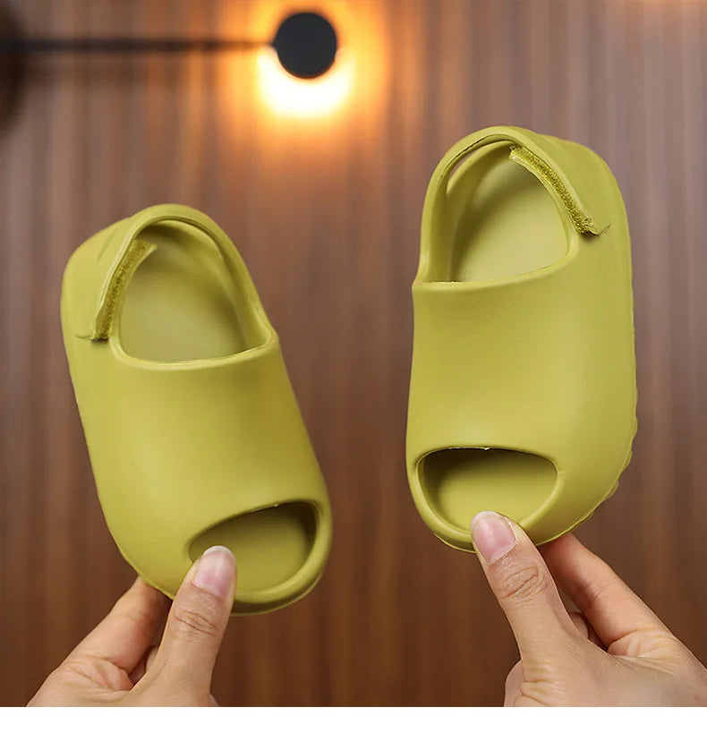 Pantoufles d'été pour enfants, vente en gros, chaussures de plage, commerce extérieur, chaussures trouées pour petits enfants, chaussures pour bébés