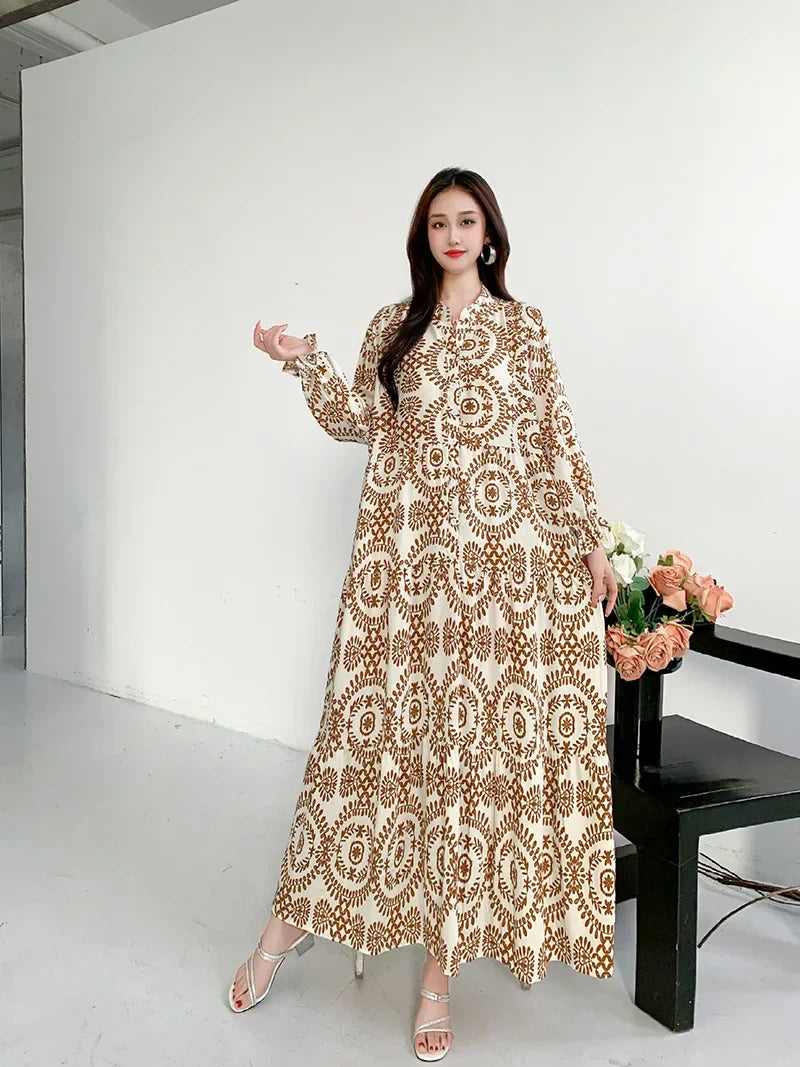 Loose-fitting bohemian cotton dress with floral print, long sleeves, plus size, maternity maxi dress for pregnant women and expectant mothers