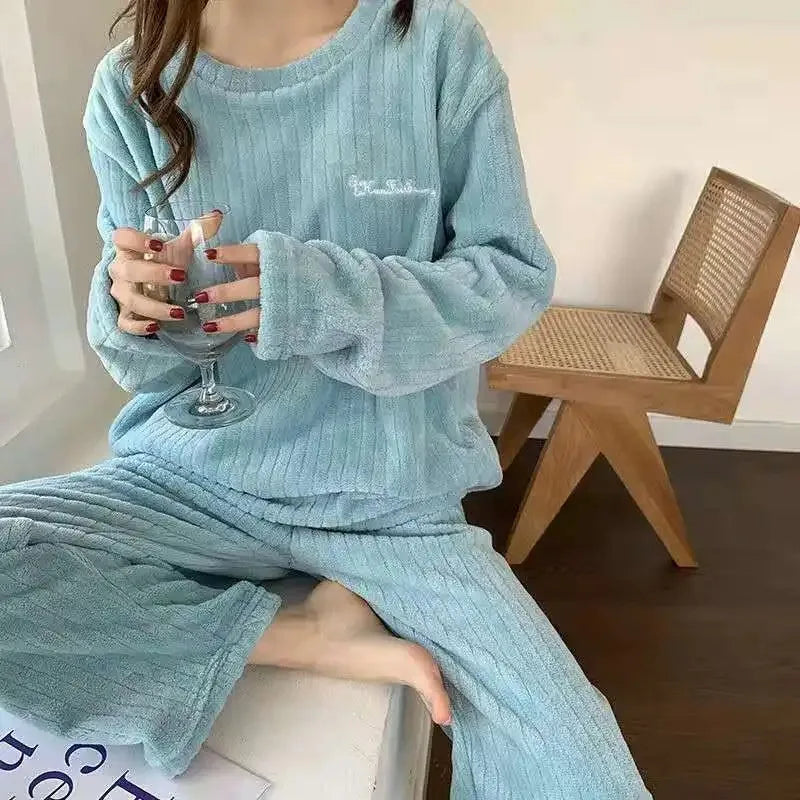 Ensemble pyjama chaud en velours de corail doux pour femmes, vêtements d'extérieur confortables pour l'hiver, cadeau de noël pour la rentrée scolaire ﻿
