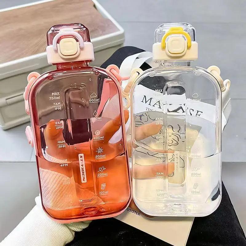 Bouteille d'Eau en Plastique de 750ml avec Sangle, Portable, Écologique, Créative, Durable, pour dehors en Plein Air