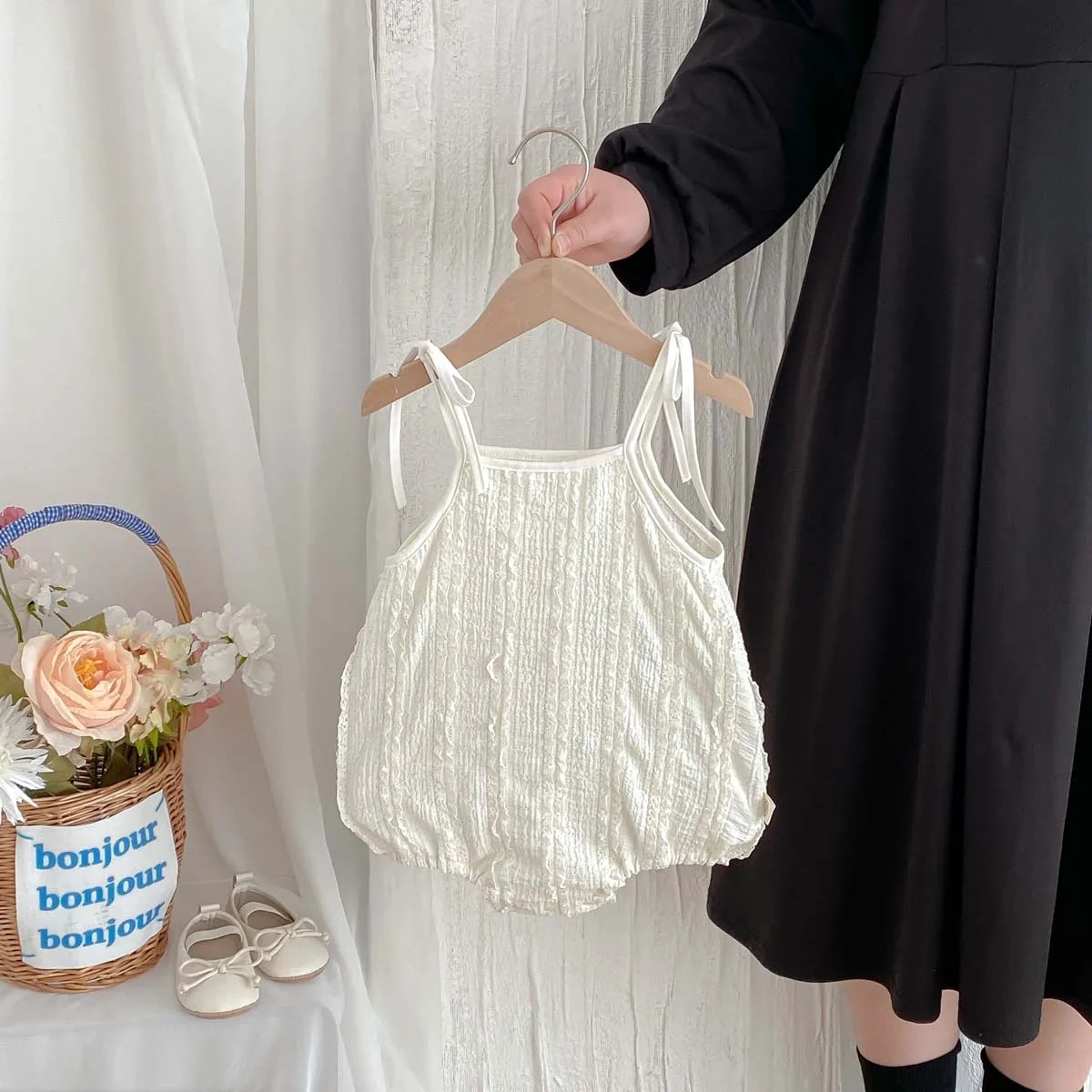 Combinaison d'été basique simple en dentelle pour bébé, combinaison à bretelles fine décontractée pour bébé fille, adaptée aux vêtements d'intérieur et d'extérieur