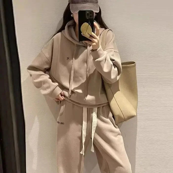 Ensemble de sport américain à la mode pour femmes, sweat à capuche, pantalon décontracté brodé, ensemble deux pièces en Fiber de Polyester, automne hiver