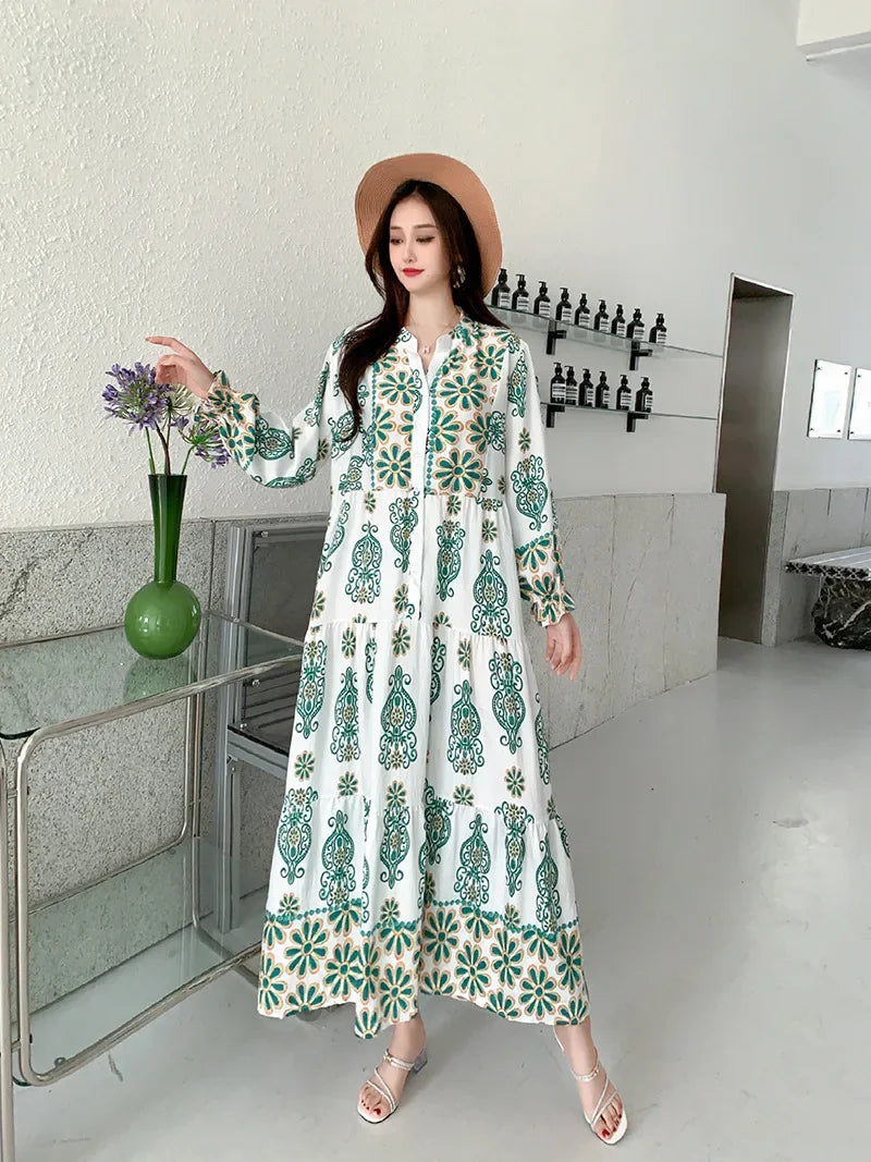 Loose-fitting bohemian cotton dress with floral print, long sleeves, plus size, maternity maxi dress for pregnant women and expectant mothers