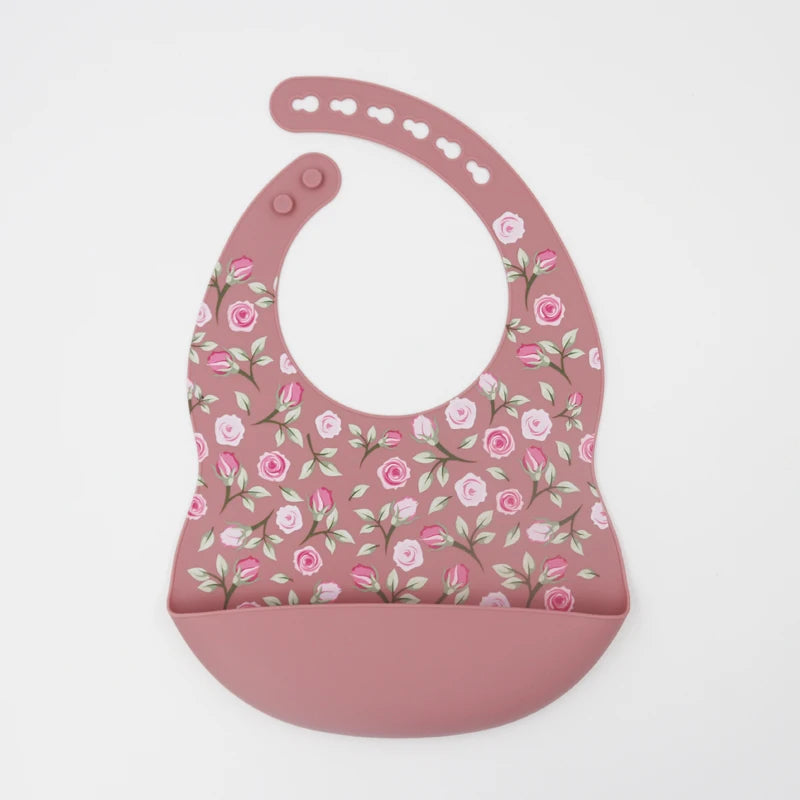 Nouveauté bavoirs en silicone pour bébé impression en silicone bavoir pour nouveau-né alimentation rot tissu avocat zoo tracteur impression vaisselle