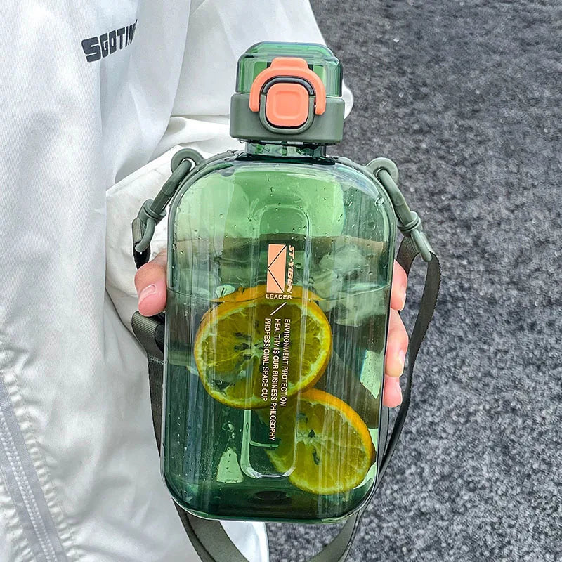 Bouteille d'Eau en Plastique de 750ml avec Sangle, Portable, Écologique, Créative, Durable, pour dehors en Plein Air