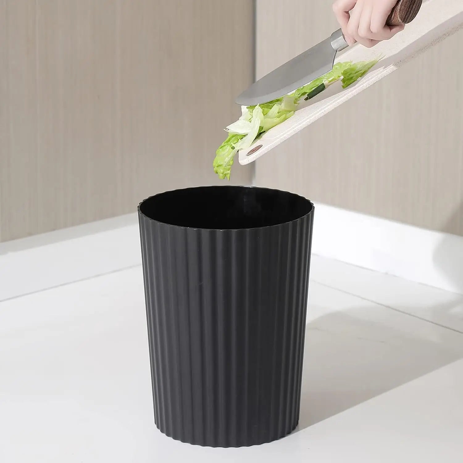 Poubelle ronde en plastique, conteneur poubelle pour salle de bains, cuisine, chambre à coucher, maison, bureau, dortoir d'université