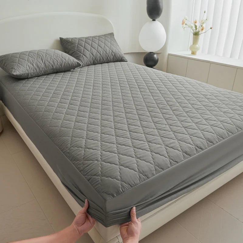 Housse de matelas matelassée épaisse et imperméable, protection de matelas, drap-housse Queen King, couverture de lit (sans taie d'oreiller)
