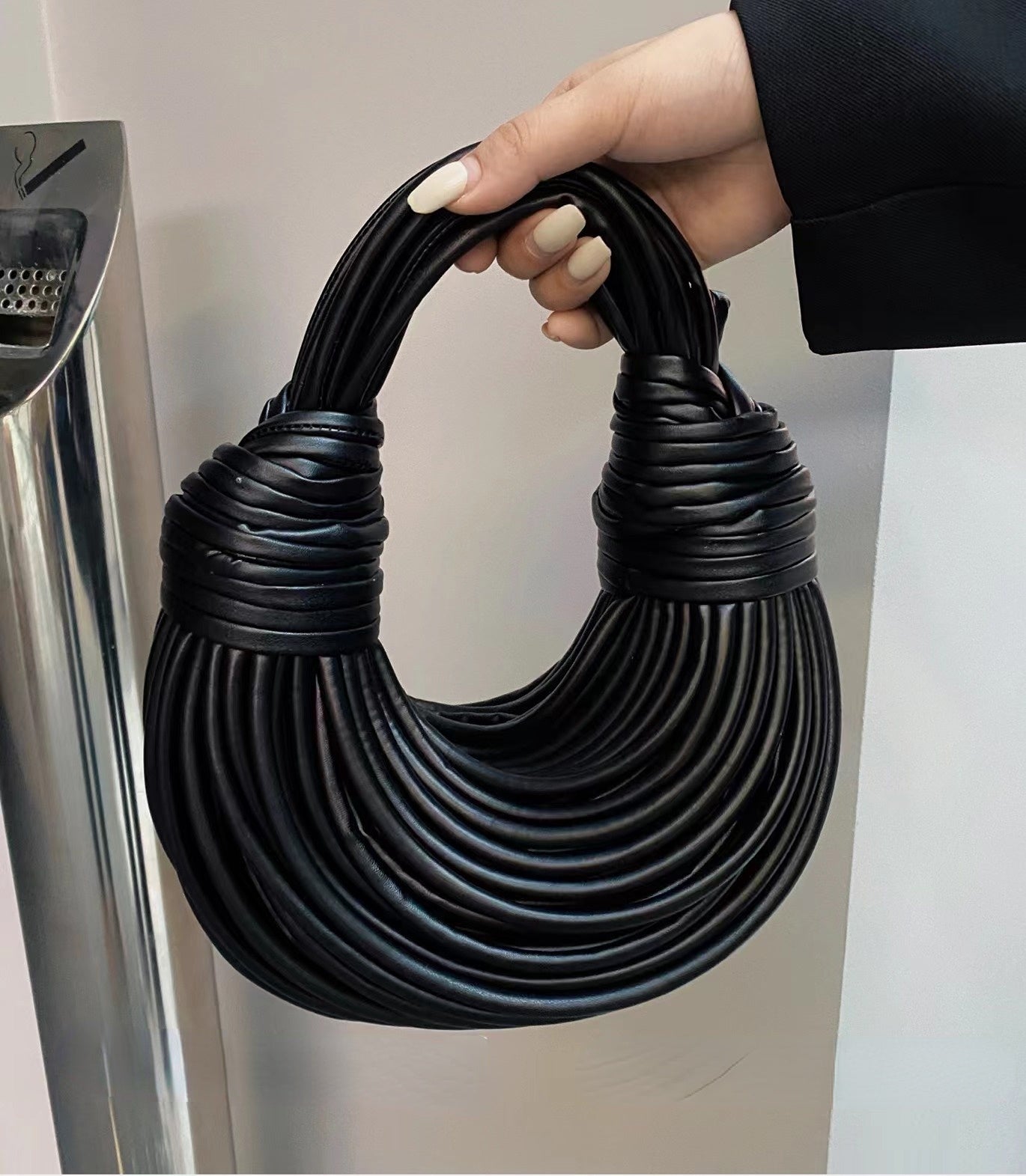 Sacs à main pour femmes 2025 nouveau en or marque de luxe de créateur sacs à nouilles tissés à la main corde nouée tiré Hobo argent pochette de soirée