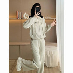 Fashionable slimming hooded set for women, two-piece Korean style set, trendy, youthful look, casual outfit, new autumn/winter collection