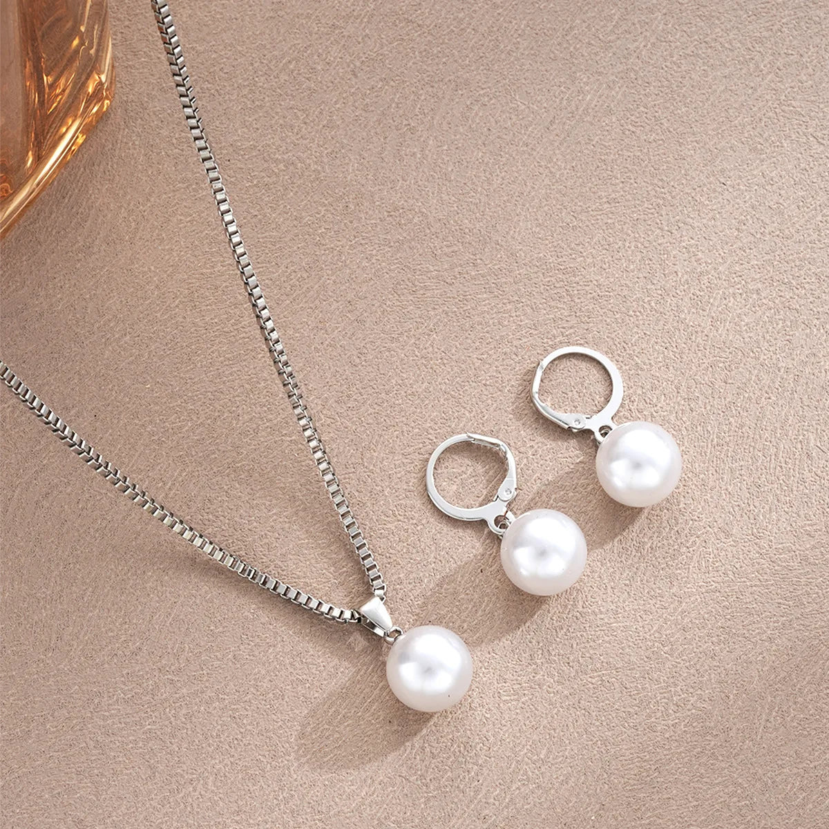 Ensemble de bijoux en perles pour femmes, boucles d'oreilles pendantes, pendentif, collier, Simple, délicat, tenue quotidienne, accessoires de fête