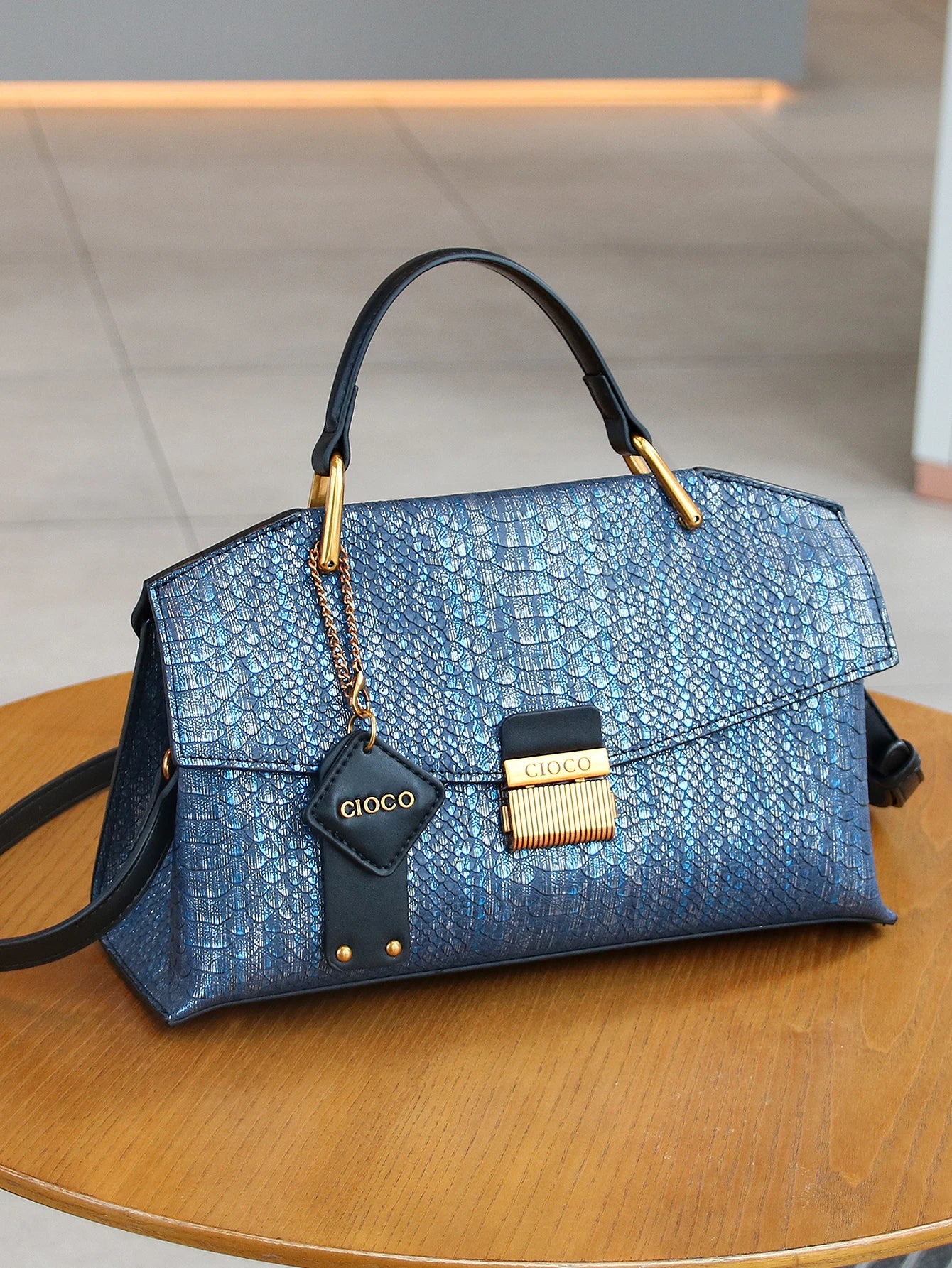 2025 nouveau rétro bleu en forme de serpent sac à main de haute qualité mode luxe sac à main léger grande capacité une épaule messen