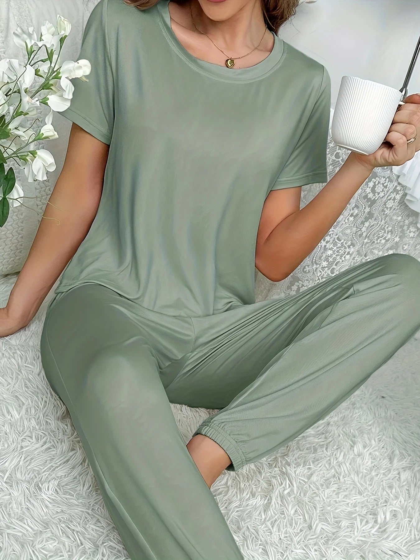 Pyjama à manches courtes pour femmes, nouveau style, pantalon élégant, décontracté, deux pièces, couleur unie, vêtements de maison