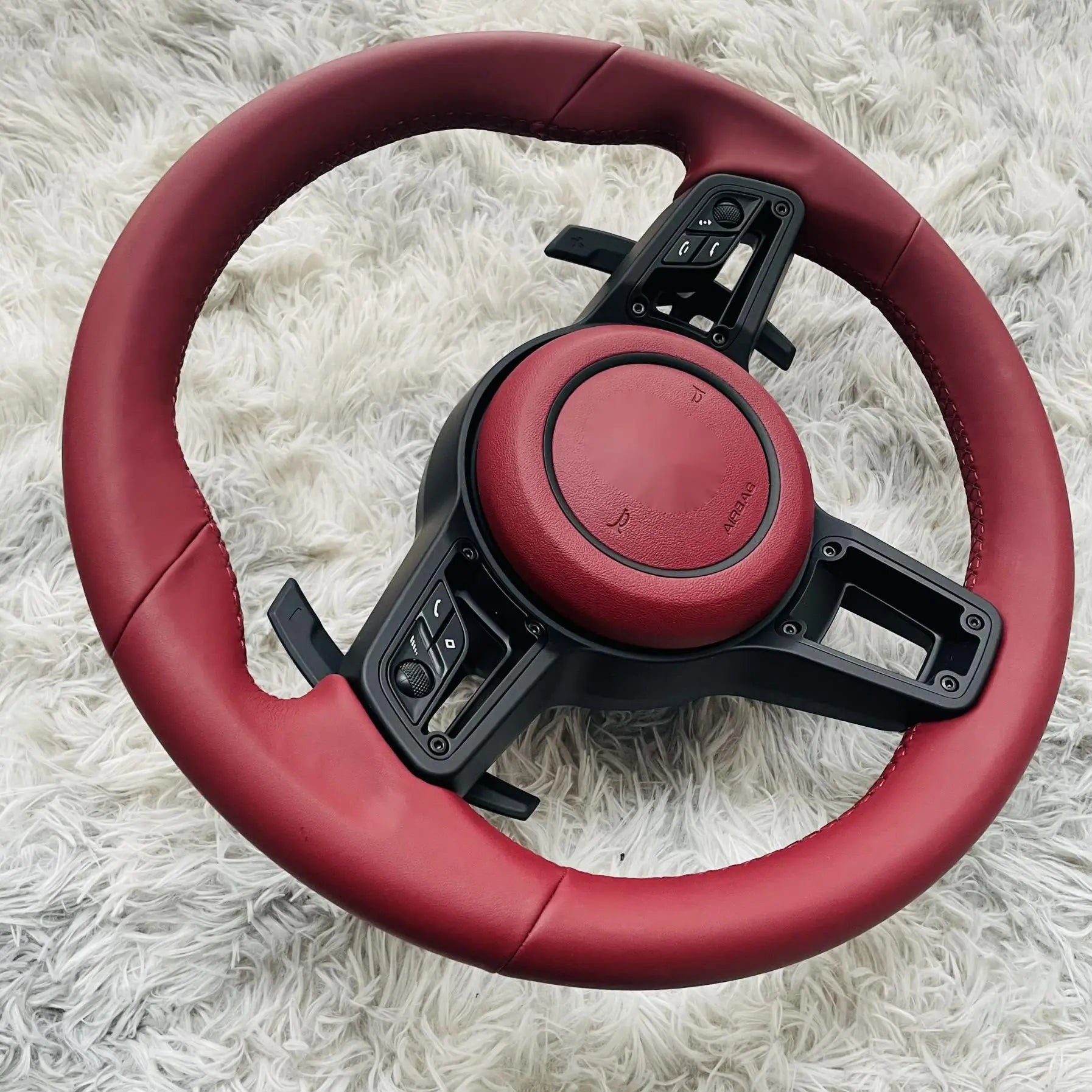 Embroidered steering wheel for Porsche Macan, New Collection, Panamera Taycan 718 Cayman 991 992 911 911.2 Carrera GT2 GT2RS GT3 GT3RS GT3 RS GT4