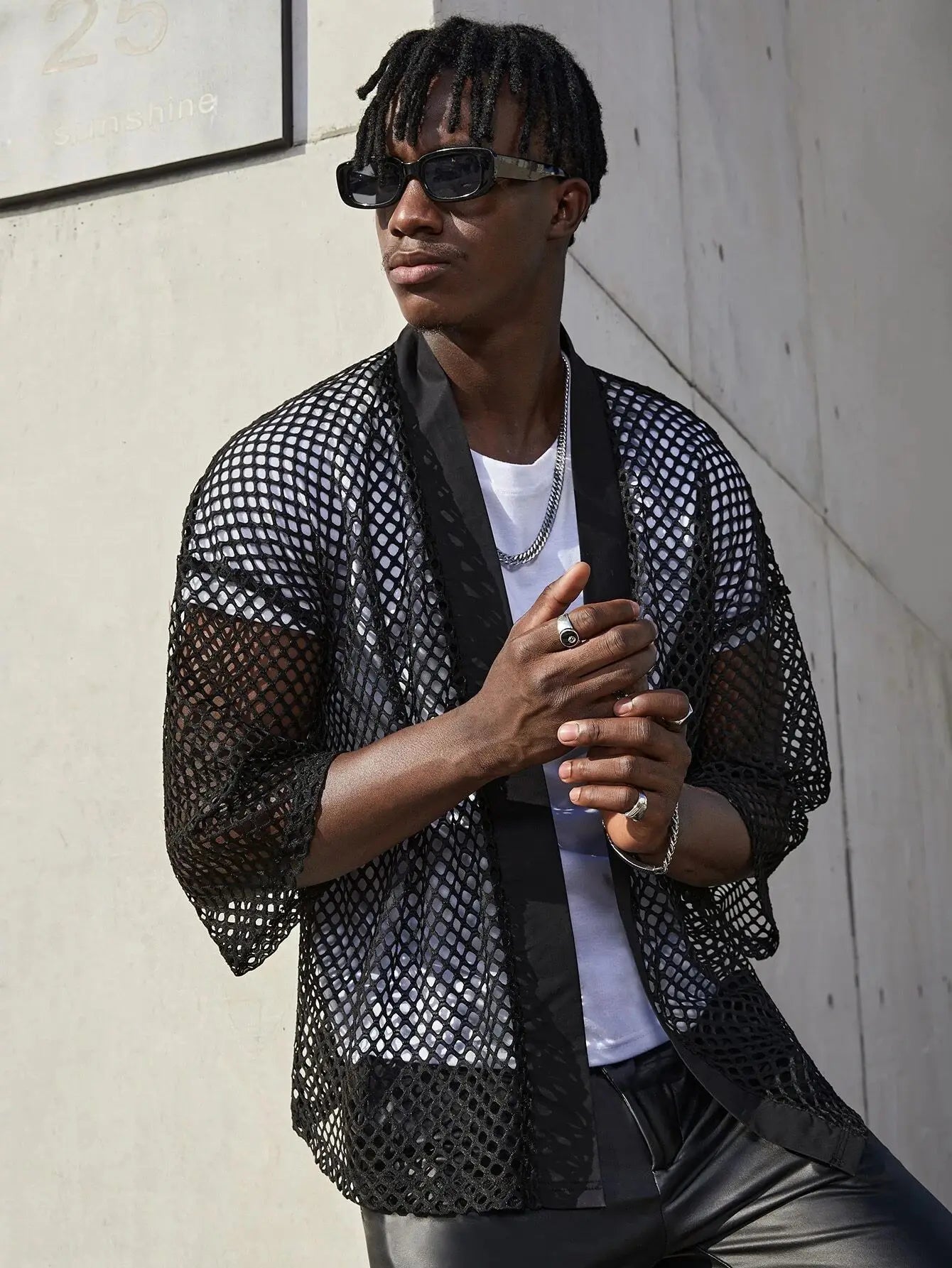 Hommes hauts en maille évider T-shirt masculin Cardigan châle Streetwear hommes mode Performance porter chemise haute Chemise Homme