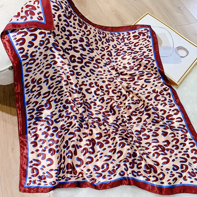 2025 Design marque foulard foulard châle enveloppes imprimer soie Satin écharpe carré femmes musulman Hijab élégant bandeau Bandana