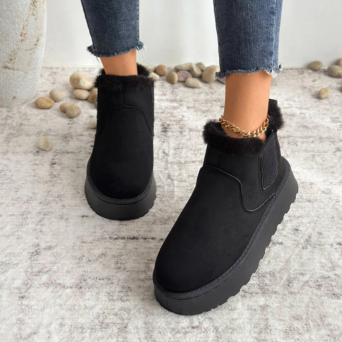 2025 Bottes de neige à enfiler à bout rond pour femmes pour un usage quotidien au bureau Bottes de neige décontractées antidérapantes à semelles épaisses Nouvelles bottines chaudes en daim