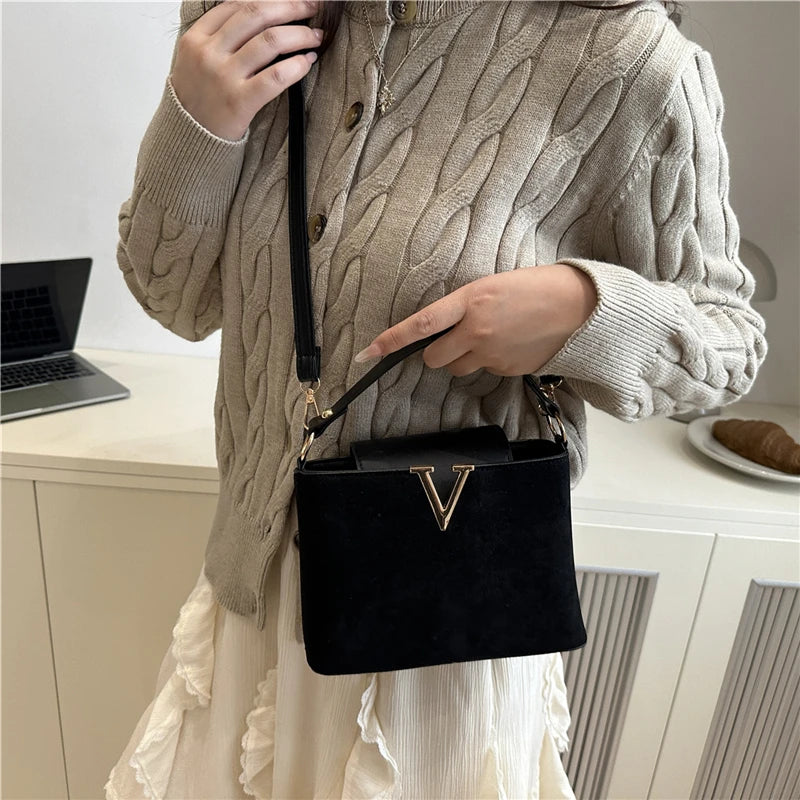 Fashionable mini suede bag for women, faux suede tote bag, decorative handbag with locking buckle, shoulder bags 