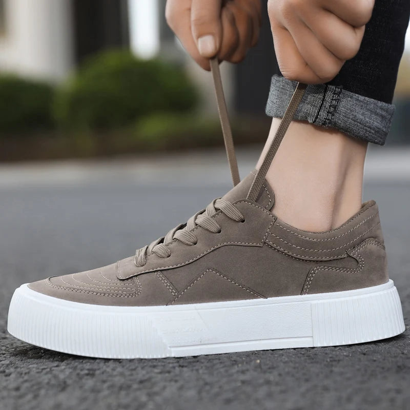Baskets pour hommes chaussures plates de mode pour homme chaussures décontractées de haute qualité pour hommes classique confortable résistant à l'usure couleur Pure