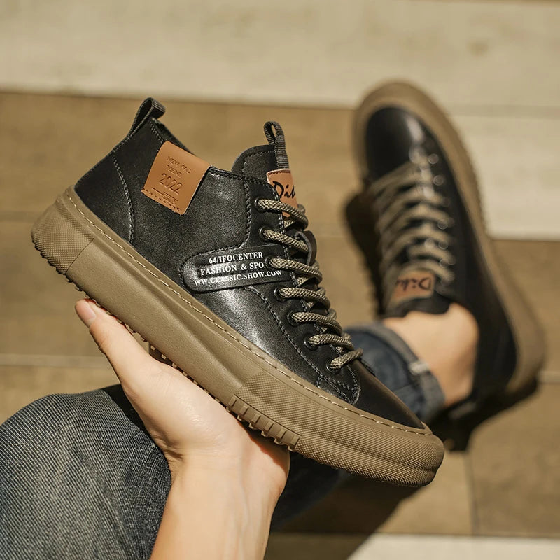 Men's casual sports shoes are fashionable, retro, classic and handcrafted, breathable and warm for all seasons, suitable for everyday wear, outdoor sports, and mountaineering.