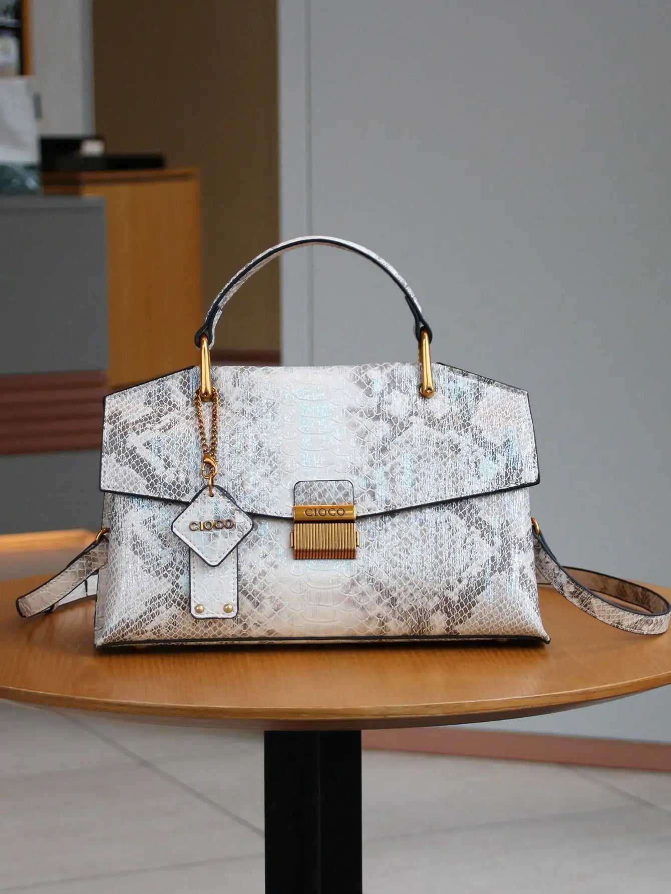 2025 nouveau rétro bleu en forme de serpent sac à main de haute qualité mode luxe sac à main léger grande capacité une épaule messen