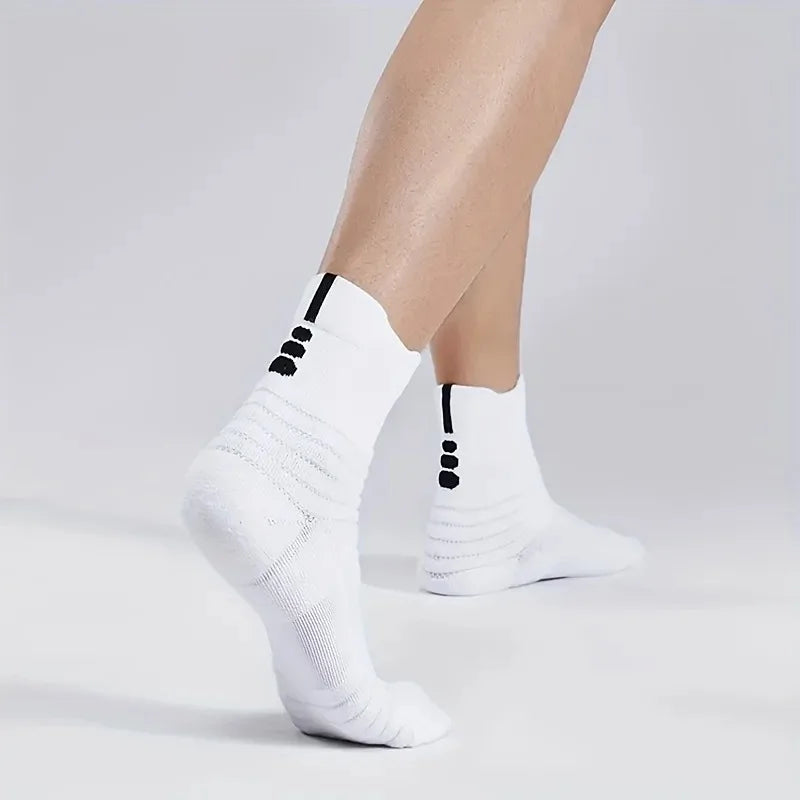 3 pairs of men's comfortable cushioned athletic socks for outdoor sports