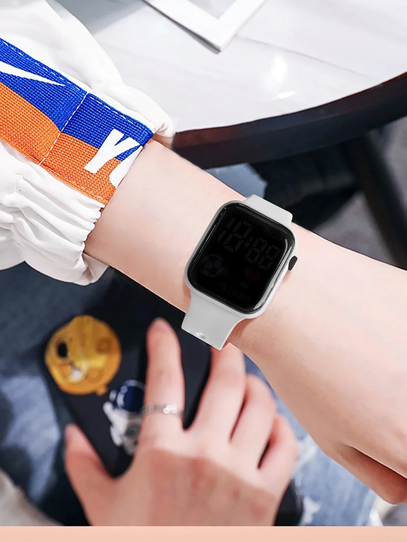 Montres numériques LED pour enfants et adultes, bracelet en Silicone, montre-bracelet électronique de dessin animé, horloge de sport, cadeaux pour garçons et filles