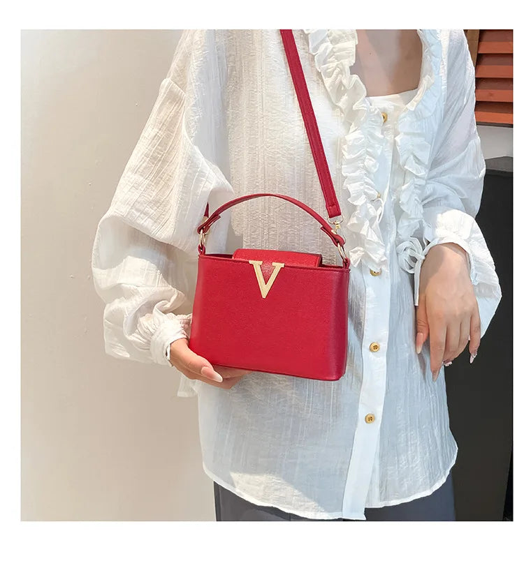 Sac fourre-tout de luxe pour femmes, sac seau élégant en cuir Pu en forme de V Chic, sac à main à couverture supérieure pour femmes, sac à bandoulière pour femme