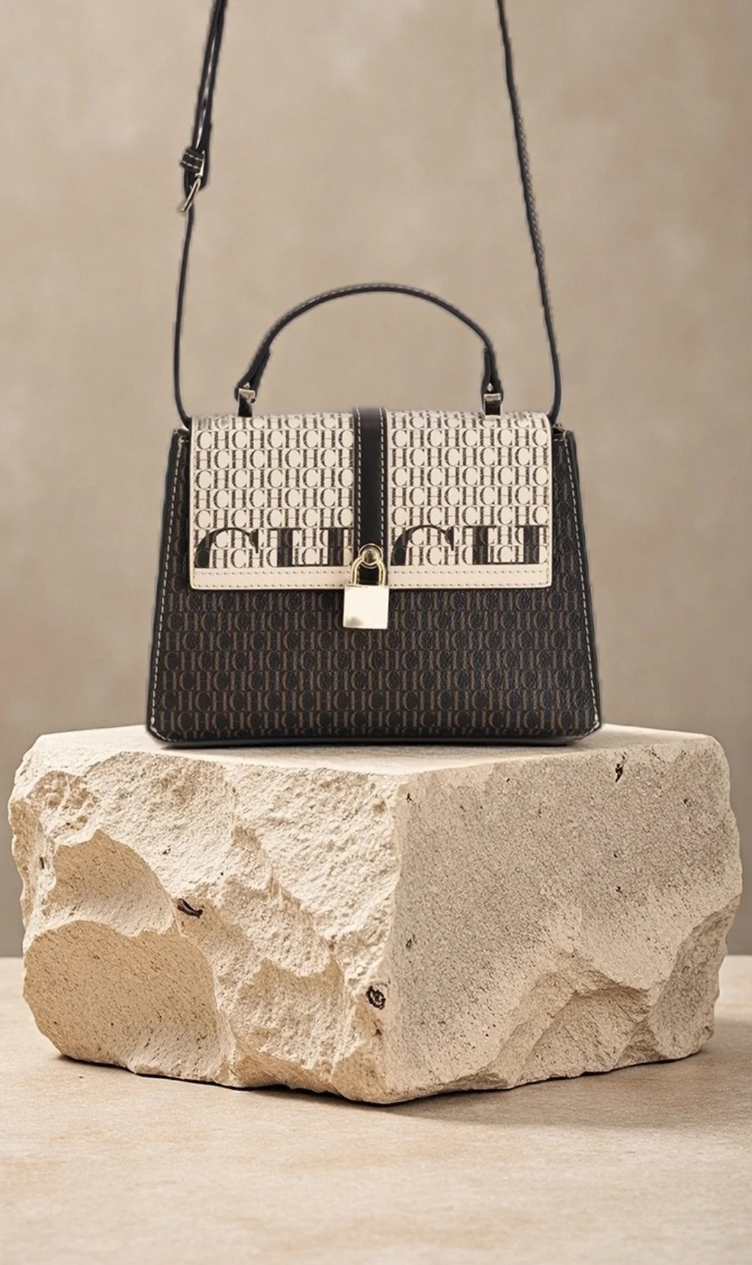 Exquisite and fashionable handbag, lightweight niche, luxury brand with lock, new casual shoulder bag for women 