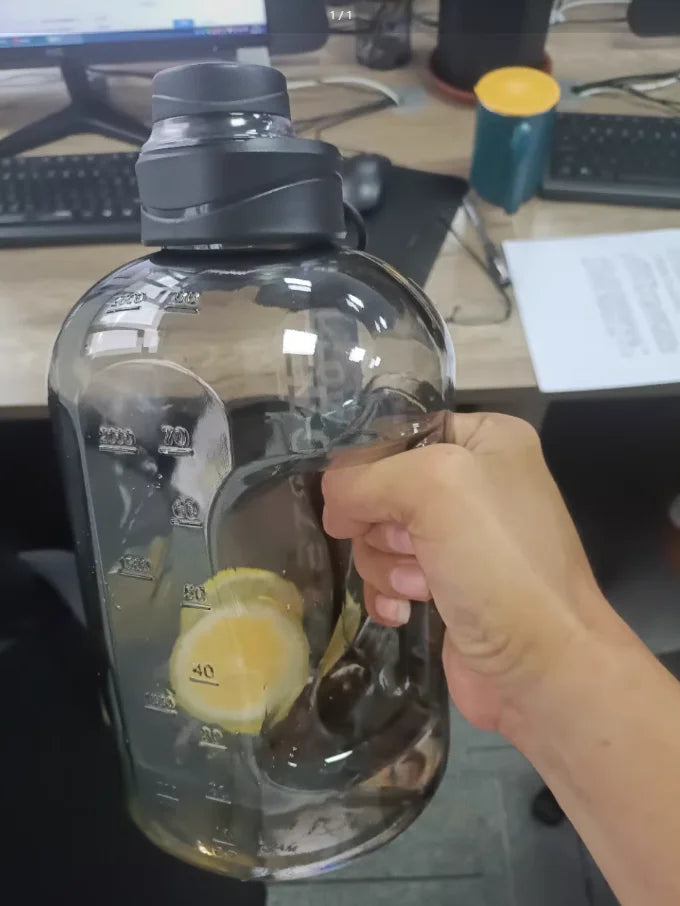 Bouteille d'eau de grande capacité de 2.7 litres, bouilloire d'eau de sport, de gymnastique, de Camping, de voyage, bouteilles à boire BPA, tasse spatiale en plastique Portable