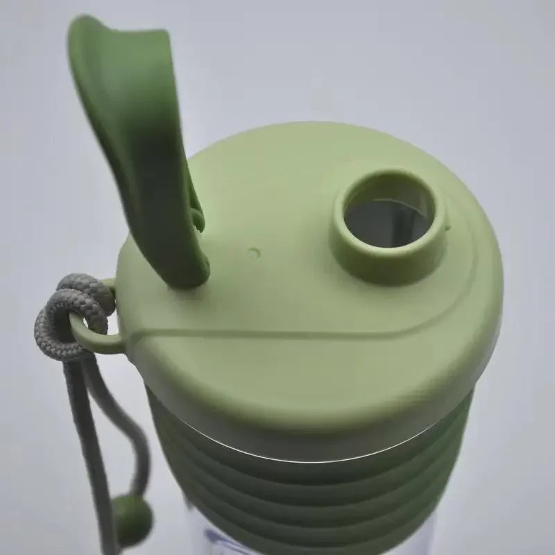 Bouteille d'eau portative de grande capacité pour sports de plein air, tasse transparente de secoueur de protéines avec sangle de transport pour le fitness et la randonnée