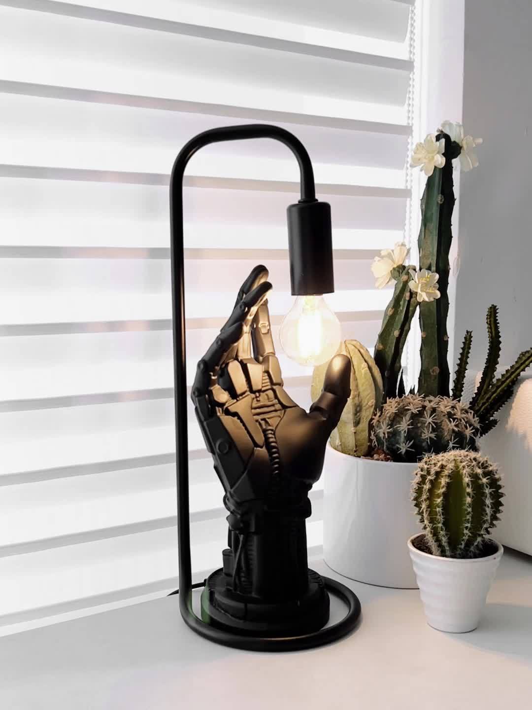 [Decorative Crow Lamp] Decorative Crow Table Lamp | Home Decor & Furnishing Desk Lamp, Ornament Display Lamp, Study Room Atmosphere Lamp, Background Light for Bar, Dining Room, Living Room, Bedside Night Light for Bedroom, De